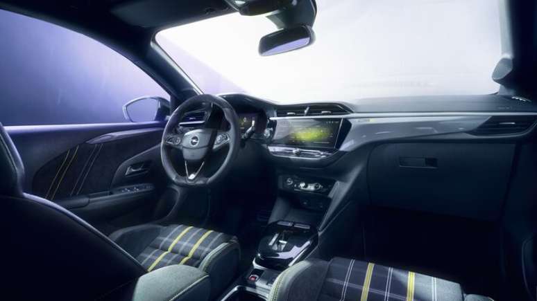 Interior do Opel Corsa GSE