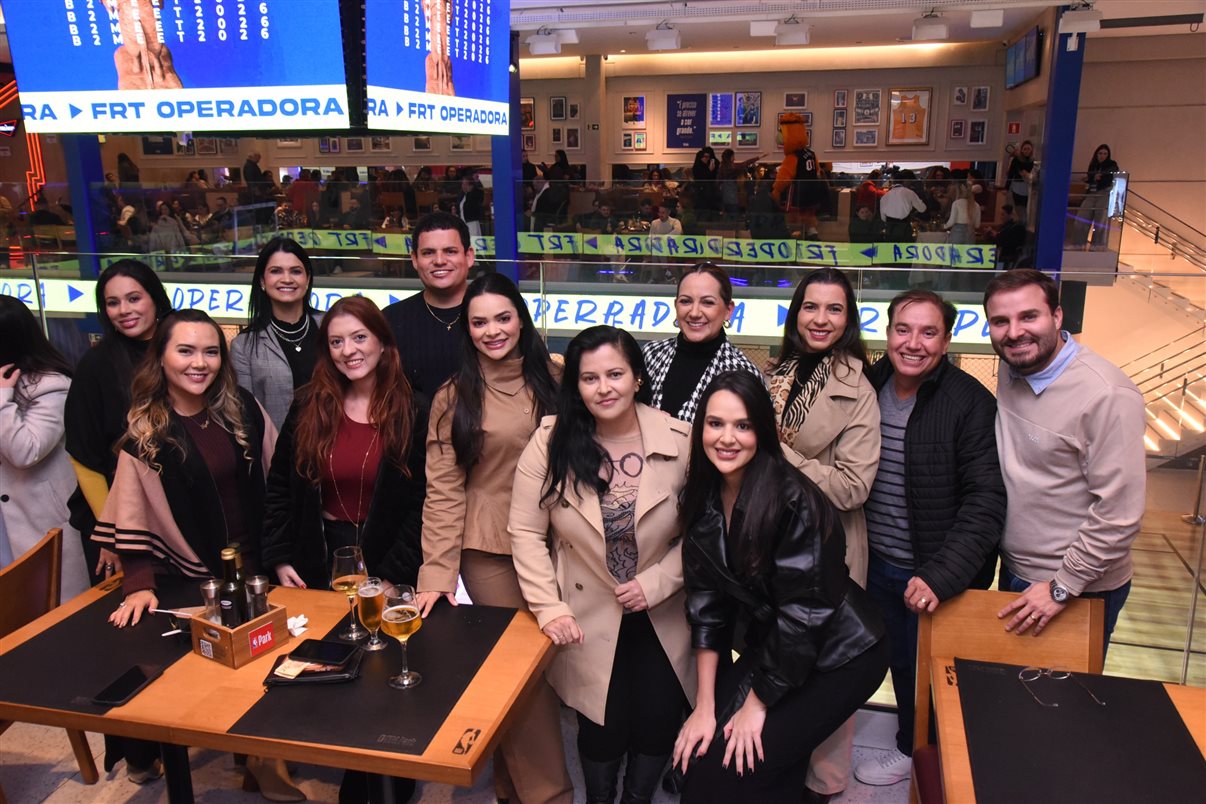 Luia Barbacovi, vice prefeito de Gramado, Claudia Mara Borges, da Secretaria de Turismo do Rio Grande do Sul, Carlise Bianchi, da Brocker Turismo, Danielle Meirelles, da Frt, Rogério Meirelles, Any Brocker da Brocker Turismo, e Raphael Ayub, secretário de Turismo do Rio Grande do Sul