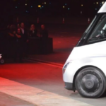 Elon Musk Critica a Califórnia, Mas Depende dos Incentivos do Estado para Lançar o Caminhão Elétrico da Tesla