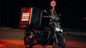 Curiositando 19 A Guipa achou um novo jeito de fazer mídia OOH: as motos de delivery