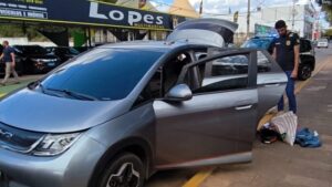 Jovem é preso com carro elétrico adulterado no Centro