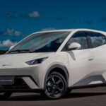 byd dolphin mini 2025 apricity white frente parado