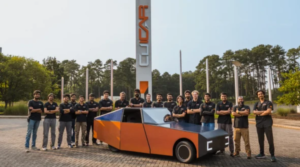 Curiositando 25 Carro solar criado por estudantes gera a própria energia enquanto roda e está estacionado