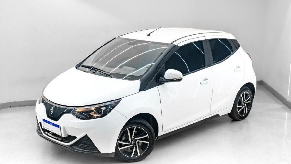 Curiositando 7 O Emova Easy, um dos veículos elétricos mais acessíveis do Brasil, teve suas vendas suspensas, impactando o mercado de EVs