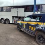 Motorista e três passageiros de ônibus de turismo são presos durante viagem no RS