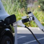 Geely supera BYD em potência com carregador de 2,2 MW para carros elétricos