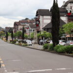 Feriado prolongado e ruas já decoradas para o Natal Luz devem movimentar o turismo em Gramado