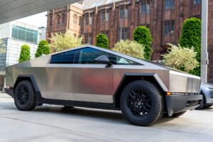 Tesla Roadster voa com propulsão da SpaceX: o que muda