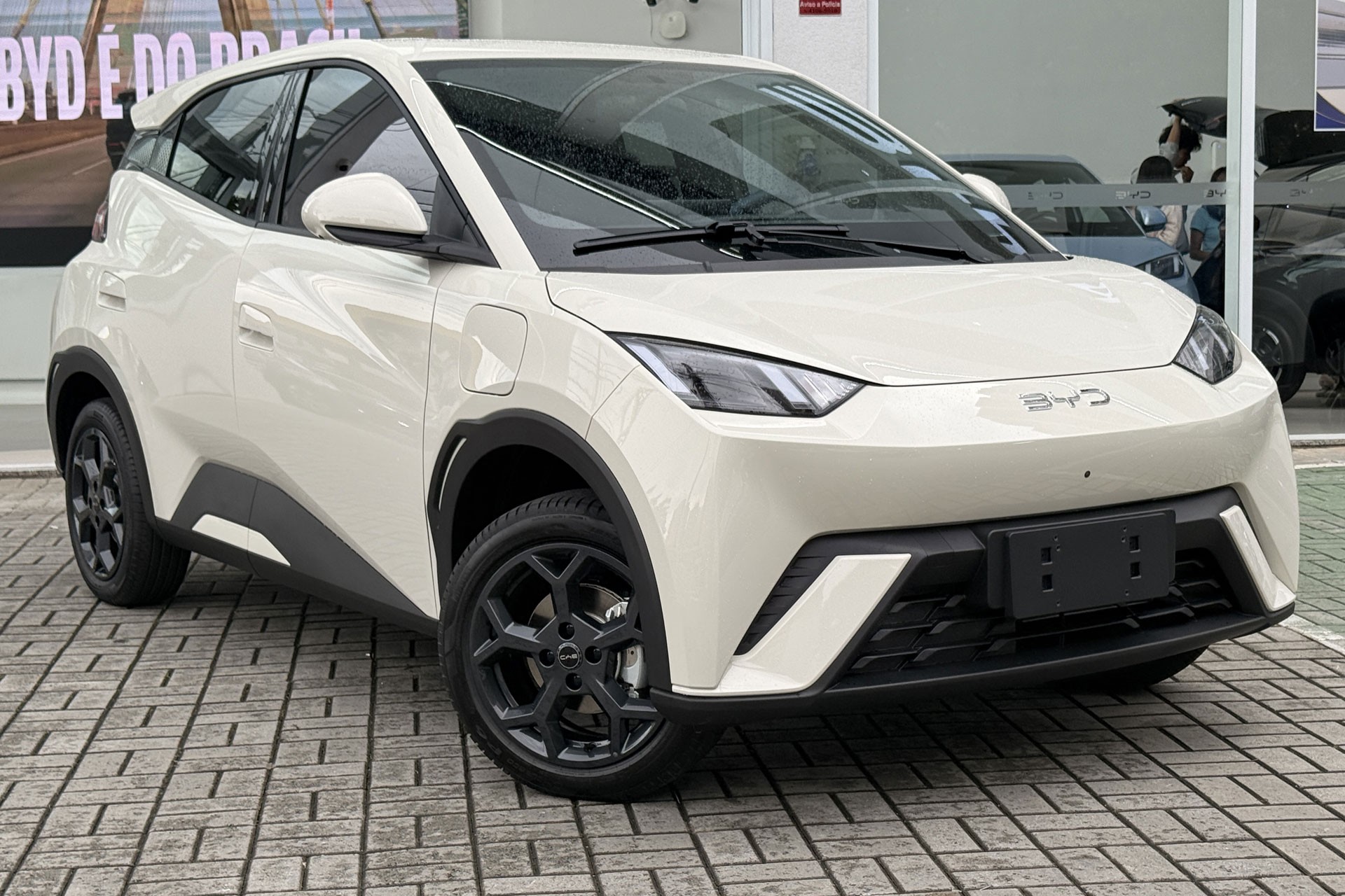 BYD Dolphin Mini 2027 chega às lojas com novidades; veja tudo que muda | Lançamentos de carros