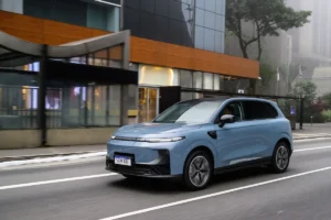 B10 REEV troca tomada por gasolina sem perder o fio