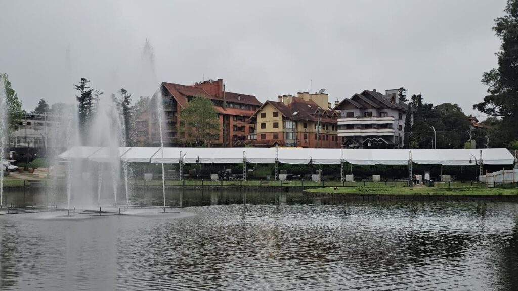 Falta pouco para iniciar o Festival de Cultura e Gastronomia de Gramado; montagem entra na reta final