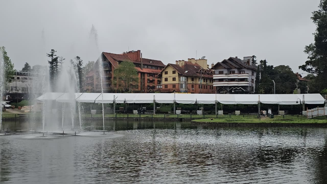 Falta pouco para iniciar o Festival de Cultura e Gastronomia de Gramado; montagem entra na reta final